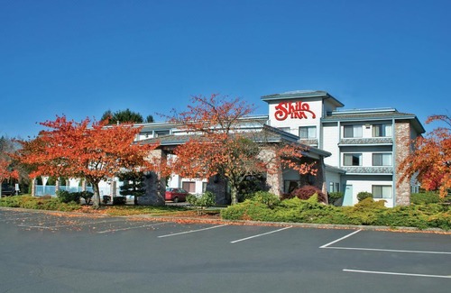 Newberg Hotel | Holiday Inn Express Newberg - Wine Country, an Ihg Hotel