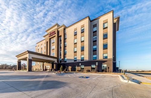 Lusta Hotel | Hampton Inn & Suites Pryor