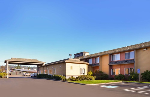 Newberg Hotel | Travelodge Suites by Wyndham Newberg