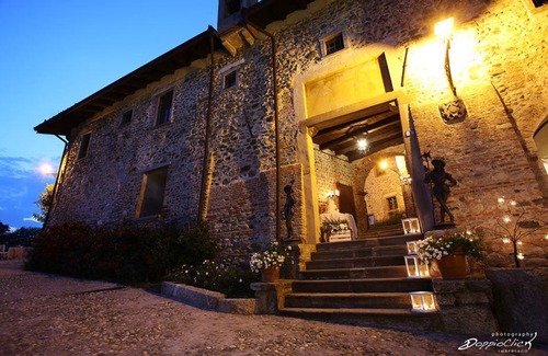 Cernusco Lombardone Hotel | Castello di Cernusco Lombardone
