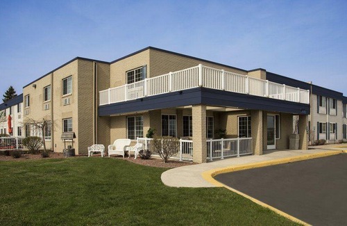 Manitowoc Hotel | Harbor Town Inn