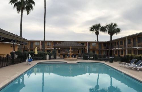 Bonanza Hotel | Americas Best Value Inn Laredo