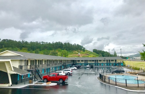 Roseburg Hotel | Days Inn by Wyndham Roseburg