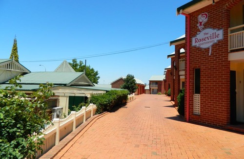 West Tamworth Hotel | The Roseville Apartments