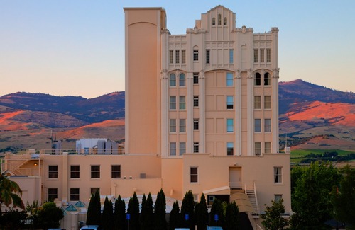 Historic Downtown District Hotel | Ashland Springs Hotel