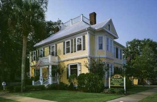 Historic Downtown Apalachicola Hotel | Coombs Inn & Suites, Ascend Hotel Collection