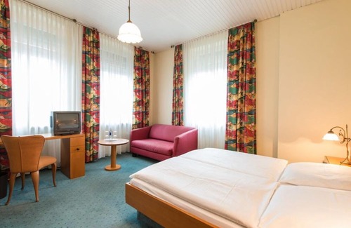 Ransbach-Baumbach Hotel | Hotel Eisbach