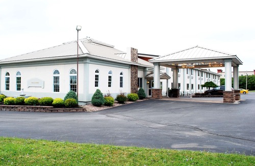 Watertown Hotel | Travelodge by Wyndham Watertown