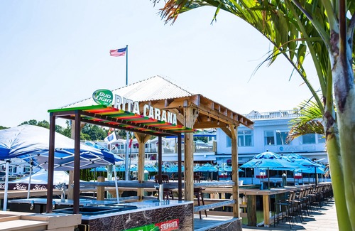 Port Jefferson Hotel | Danfords Hotel & Marina