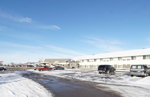 Faribault Hotel | Faribault Hometown Inn & Suites