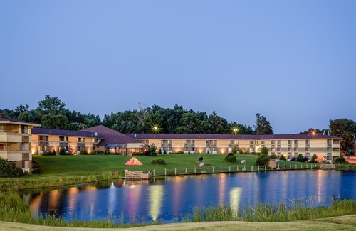 Black River Falls Hotel | SureStay Plus Hotel by Best Western Black River Falls