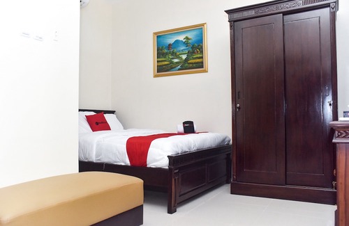 Sidoarjo Hotel | RedDoorz Syariah Near Gelora Delta Sidoarjo 2