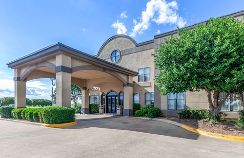 Durant Hotel | Quality Inn & Suites Durant