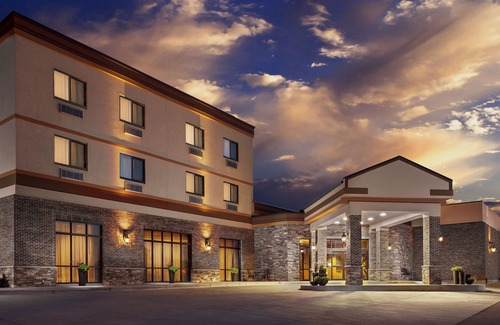 Dickinson Hotel | Roosevelt Grand Dakota, SureStay Collection By Best Western