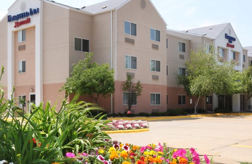 Hudson Hotel | AmericInn by Wyndham Hudson