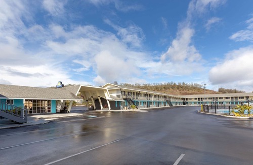 Roseburg Hotel | Days Inn by Wyndham Roseburg