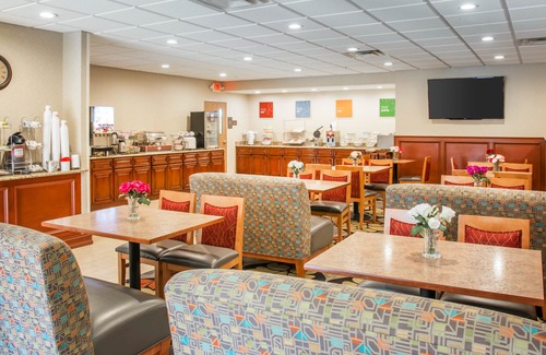 Auburn Hills Hotel | Comfort Suites Auburn Hills