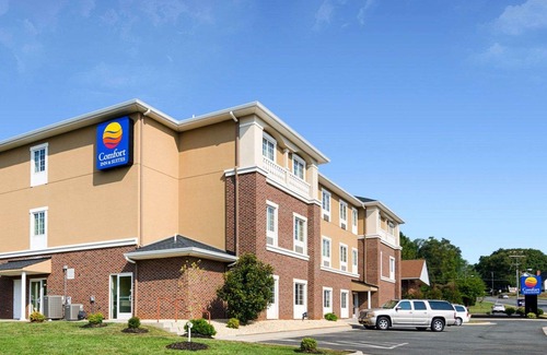 Thornhill Hotel | Comfort Inn & Suites Orange