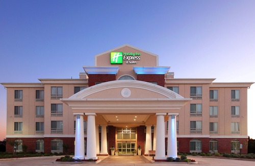 Springlake Hotel | Holiday Inn Express Hotel and Suites Shreveport South Park Plaza, an IHG Hotel