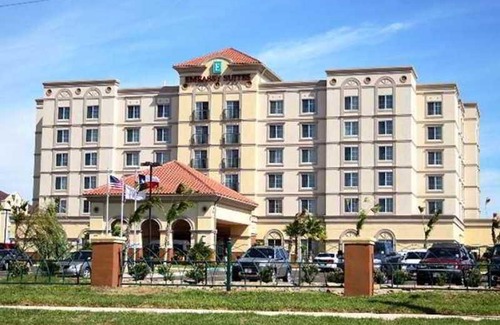 Bonanza Hotel | Embassy Suites by Hilton Laredo