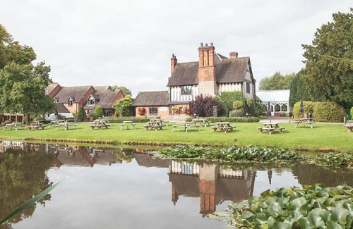 Acton Trussell Hotel | The Moat House