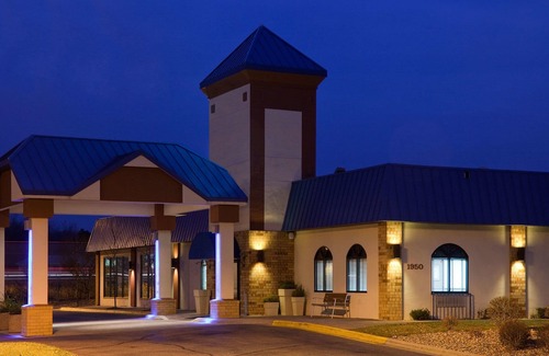 Eagan Hotel | Norwood Inn & Suites