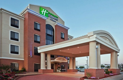 Grapeville Hotel | Holiday Inn Express Greensburg, an Ihg Hotel