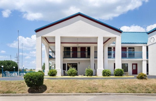 Somerset Hotel | Days Inn by Wyndham Somerset PA I-70 I-76