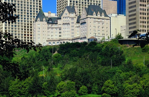 Downtown Edmonton Hotel | The Fairmont Hotel Macdonald