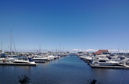 Racine Hotel | DoubleTree by Hilton Racine Harbourwalk