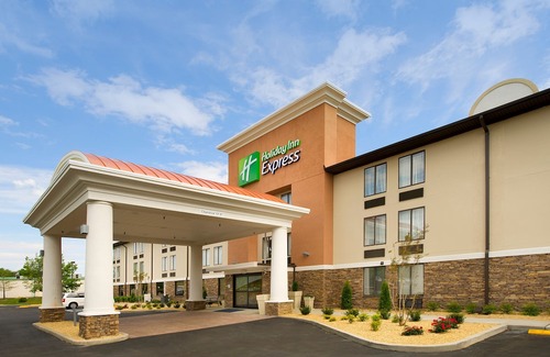 Waldorf Hotel | Holiday Inn Express - Waldorf, an Ihg Hotel