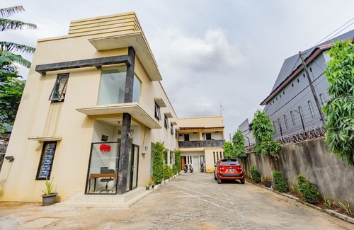Jatinegara Hotel | OYO 2416 Griya Otista Syariah