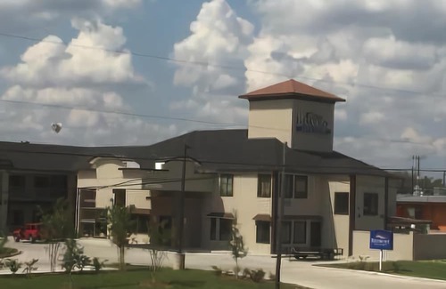 Bryan Hotel | Baymont by Wyndham Bryan College Station