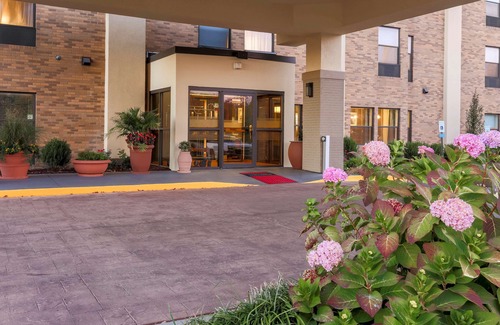 Beaumont Residential Hotel | Hampton Inn Lexington South