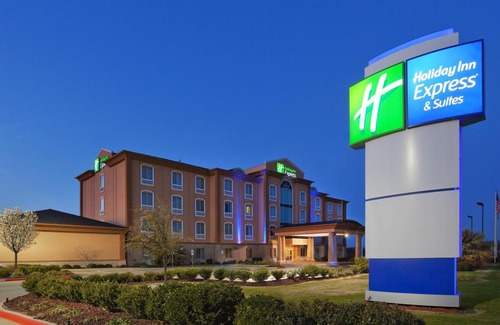 Corsicana Hotel | Holiday Inn Express Hotel and Suites Corsicana I-45, an Ihg Hotel