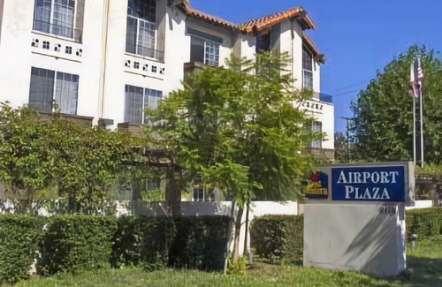 Newhall Hotel | Best Western Plus Airport Plaza