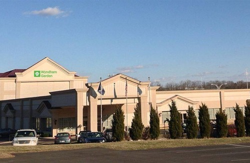 Lakeview Hotel | Wyndham Garden Manassas
