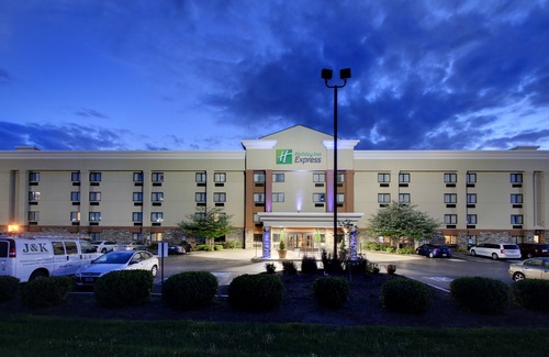 Oak Grove Hotel | Holiday Inn Express Hotel Fort Campbell-Oak Grove, an IHG Hotel