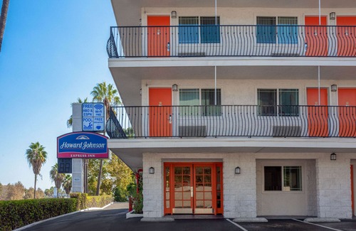 Mission Valley West Hotel | Howard Johnson by Wyndham San Diego Hotel Circle