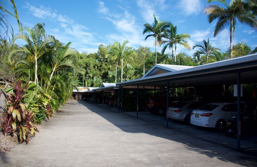 Port Douglas Hotel | Lazy Lizard Motor Inn