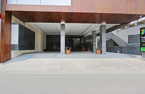 Gandhipuram Hotel | Treebo Jansi Residency