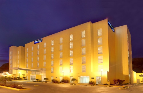 La Joya Hotel | City Express Tijuana Insurgentes