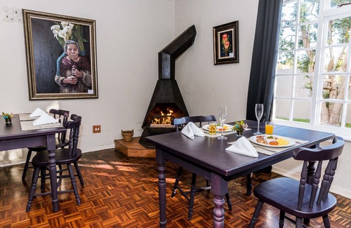 Durbanville Hotel | Le Petit Chateau Guest House