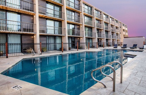 Franklin Park Hotel | Ramada by Wyndham Austin South