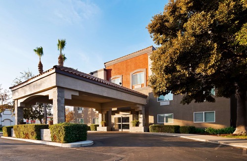 Patterson Hotel | Best Western Plus Villa Del Lago Inn