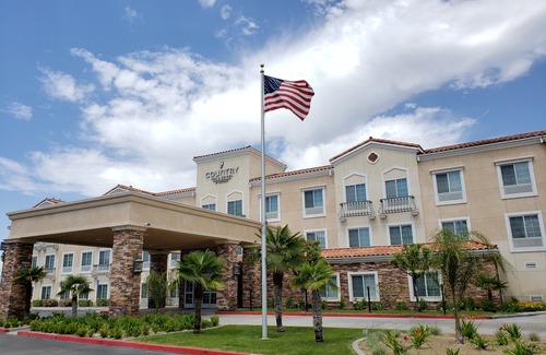 Redlands Hotel | Country Inn & Suites by Radisson, San Bernardino (Redlands), CA