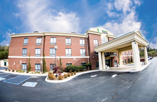 Dayton Hotel | Holiday Inn Express Dayton, an IHG Hotel