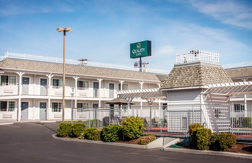 Roseburg Hotel | Quality Inn Central Roseburg