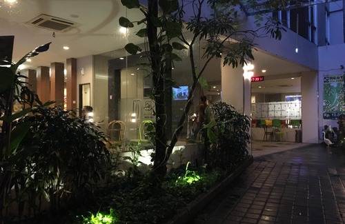 Surabaya Hotel | Amaris Hotel Embong Malang - Surabaya