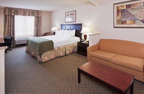 Corsicana Hotel | Holiday Inn Express Hotel and Suites Corsicana I-45, an Ihg Hotel